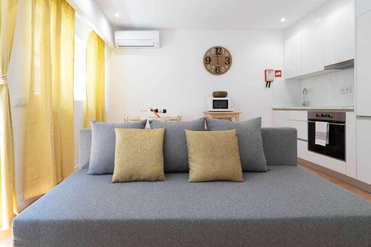 Sweet Sunny Flat W/ Balcony - Gaia Apartment บีลาโนวาเดกายา ภายนอก รูปภาพ