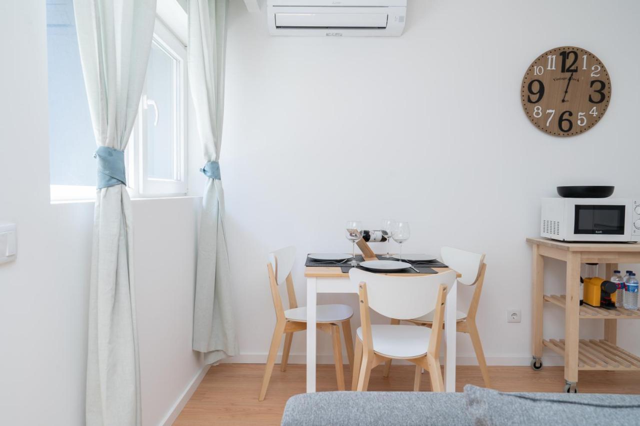 Sweet Sunny Flat W/ Balcony - Gaia Apartment บีลาโนวาเดกายา ภายนอก รูปภาพ