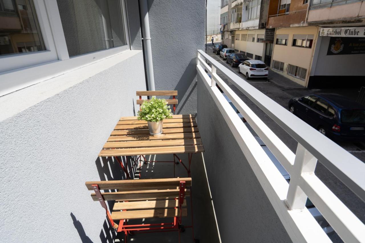 Sweet Sunny Flat W/ Balcony - Gaia Apartment บีลาโนวาเดกายา ภายนอก รูปภาพ