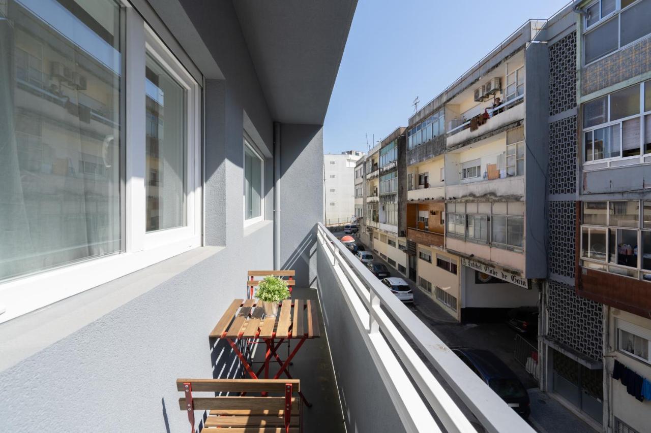 Sweet Sunny Flat W/ Balcony - Gaia Apartment บีลาโนวาเดกายา ภายนอก รูปภาพ