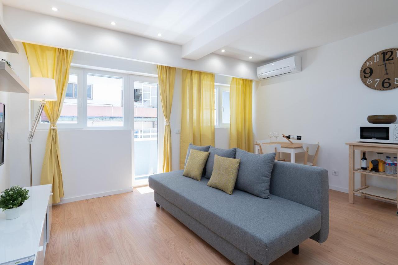 Sweet Sunny Flat W/ Balcony - Gaia Apartment บีลาโนวาเดกายา ภายนอก รูปภาพ