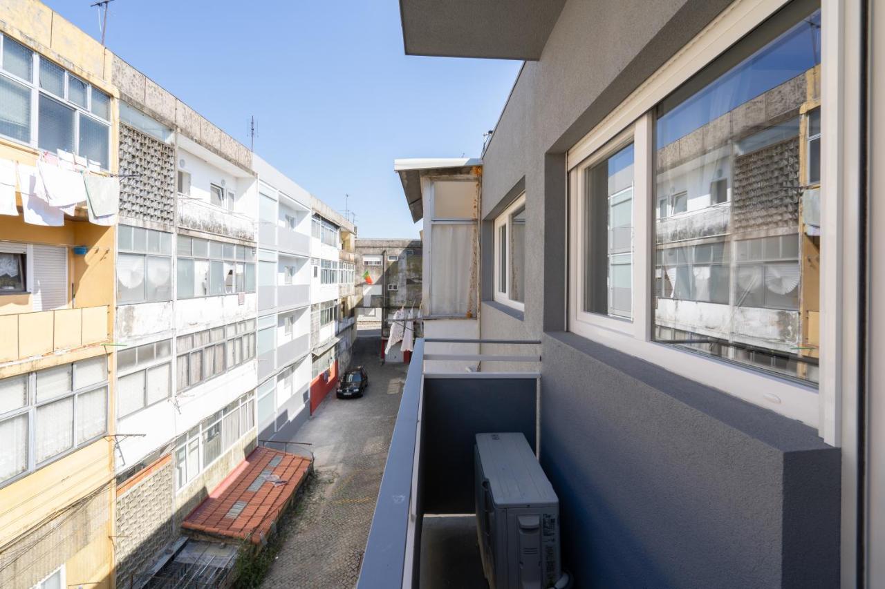 Sweet Sunny Flat W/ Balcony - Gaia Apartment บีลาโนวาเดกายา ภายนอก รูปภาพ