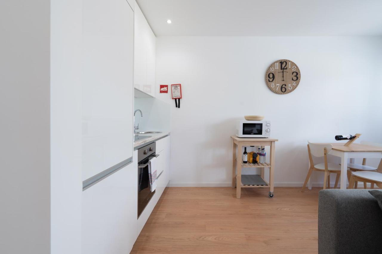 Sweet Sunny Flat W/ Balcony - Gaia Apartment บีลาโนวาเดกายา ภายนอก รูปภาพ