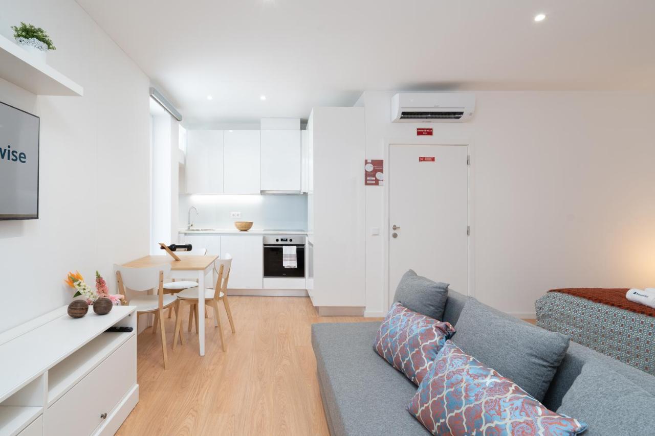 Sweet Sunny Flat W/ Balcony - Gaia Apartment บีลาโนวาเดกายา ภายนอก รูปภาพ